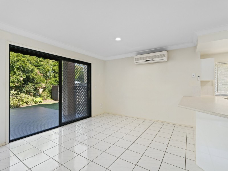 2/120 Highfield Drive, Merrimac QLD 4226