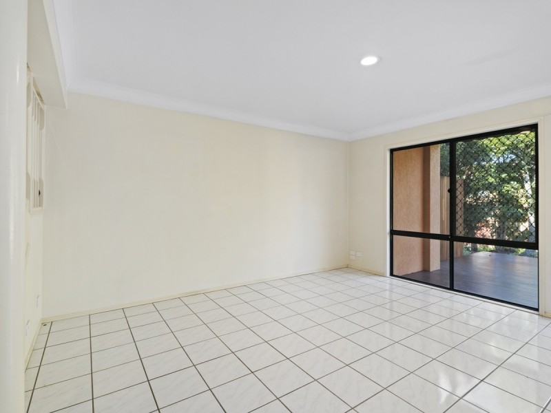 2/120 Highfield Drive, Merrimac QLD 4226