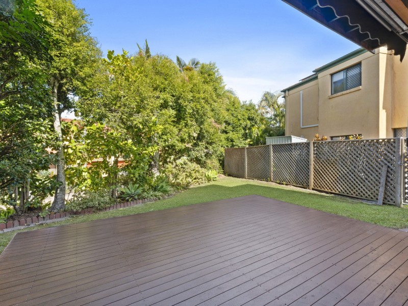 2/120 Highfield Drive, Merrimac QLD 4226