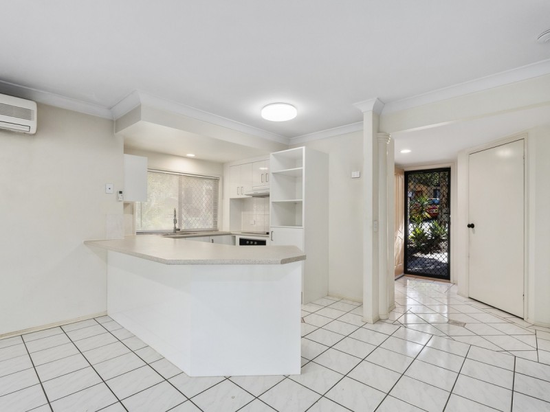 2/120 Highfield Drive, Merrimac QLD 4226