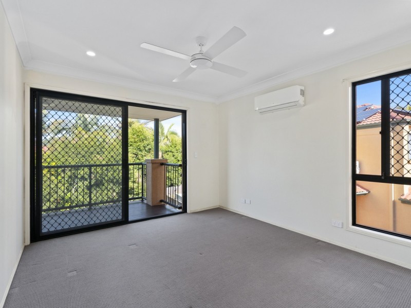 2/120 Highfield Drive, Merrimac QLD 4226