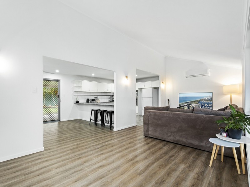 14 Gemstone Court, Carrara QLD 4211