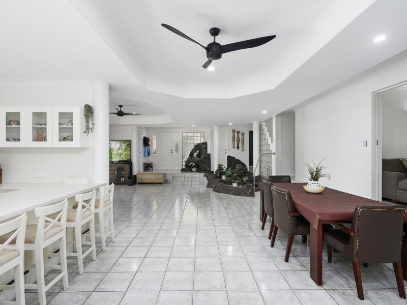 2/397-401 Hinkler Drive, Worongary QLD 4213