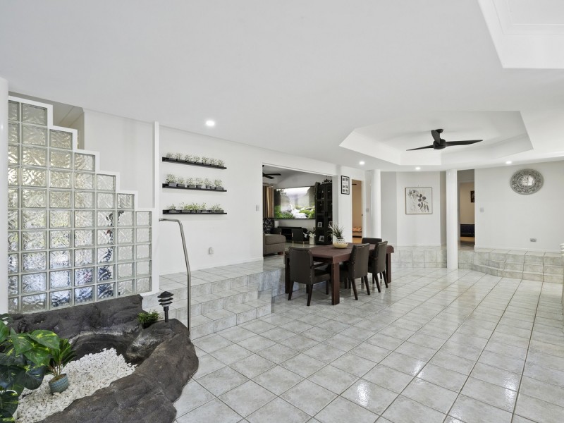 2/397-401 Hinkler Drive, Worongary QLD 4213