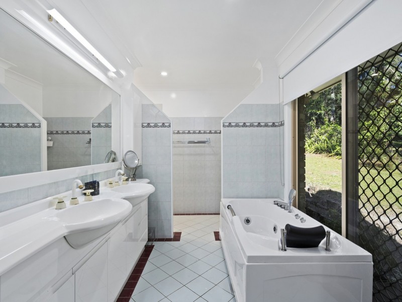 2/397-401 Hinkler Drive, Worongary QLD 4213