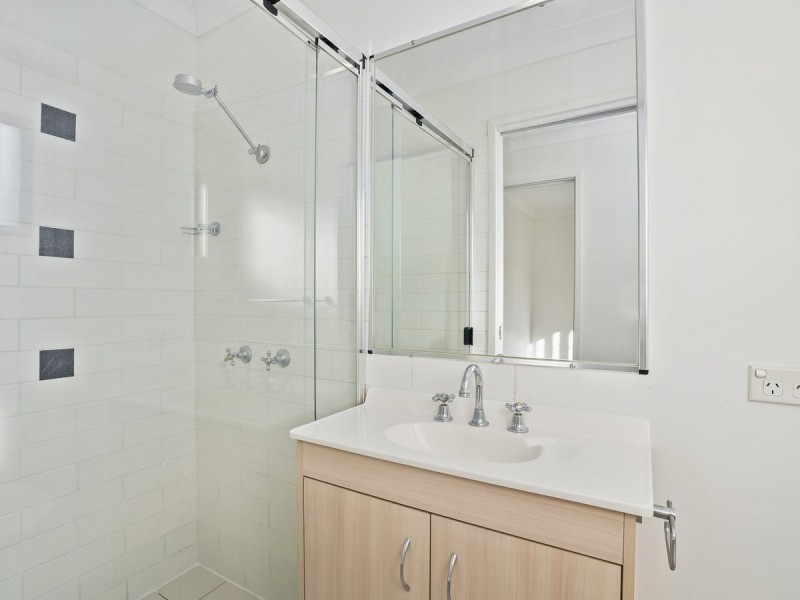 2/7 Bowden Court, Nerang QLD 4211