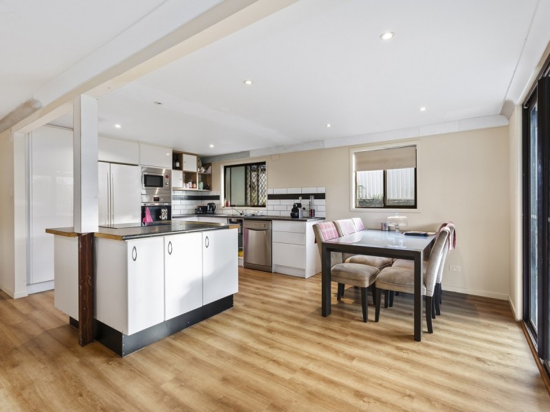4 Mildara Court, Highland Park QLD 4211