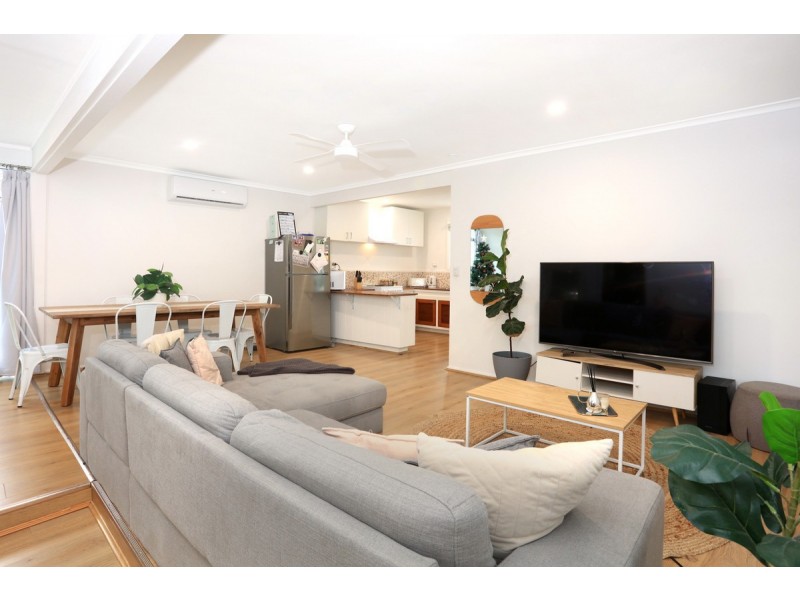 60 Benowa Road, Southport QLD 4215