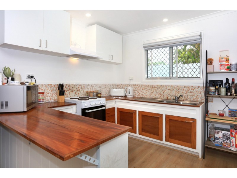 60 Benowa Road, Southport QLD 4215