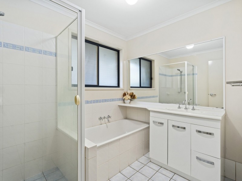 19 Armstrong Way, Highland Park QLD 4211