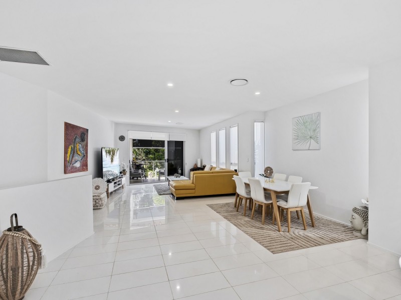 7/11 Cezaire Avenue, Varsity Lakes QLD 4227