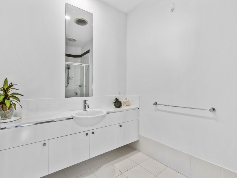 7/11 Cezaire Avenue, Varsity Lakes QLD 4227