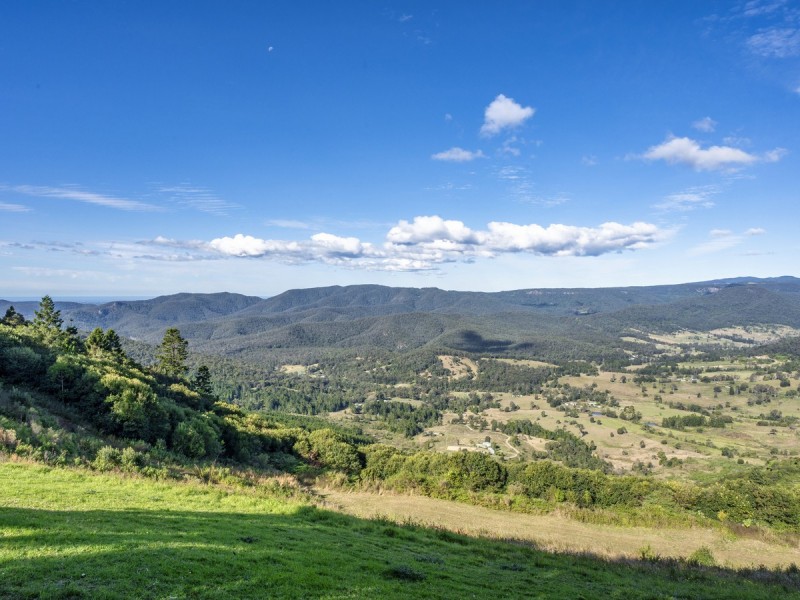 1696 Beechmont Road, Beechmont QLD 4211