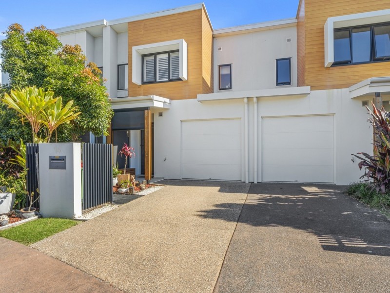 14 Sorrento Street, Hope Island QLD 4212