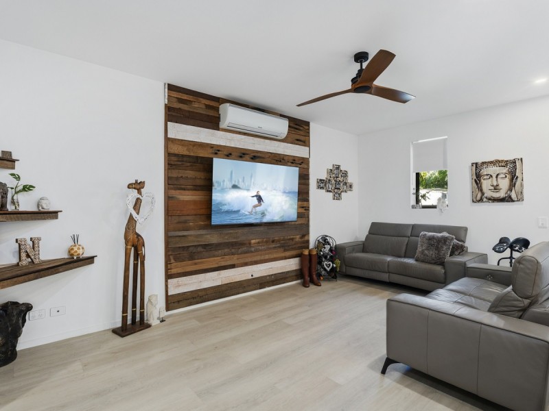 14 Sorrento Street, Hope Island QLD 4212