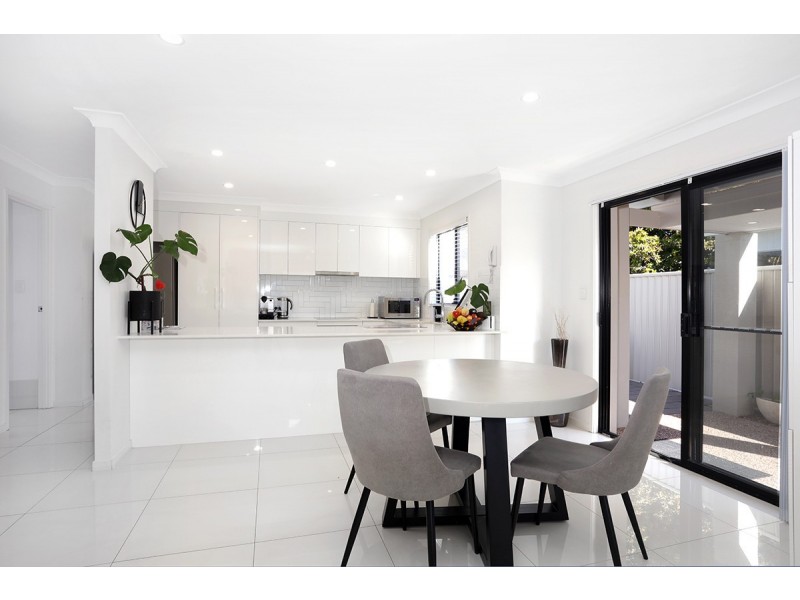 3/20-22 Broad Street, Labrador QLD 4215