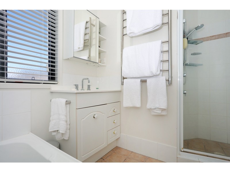 3/20-22 Broad Street, Labrador QLD 4215