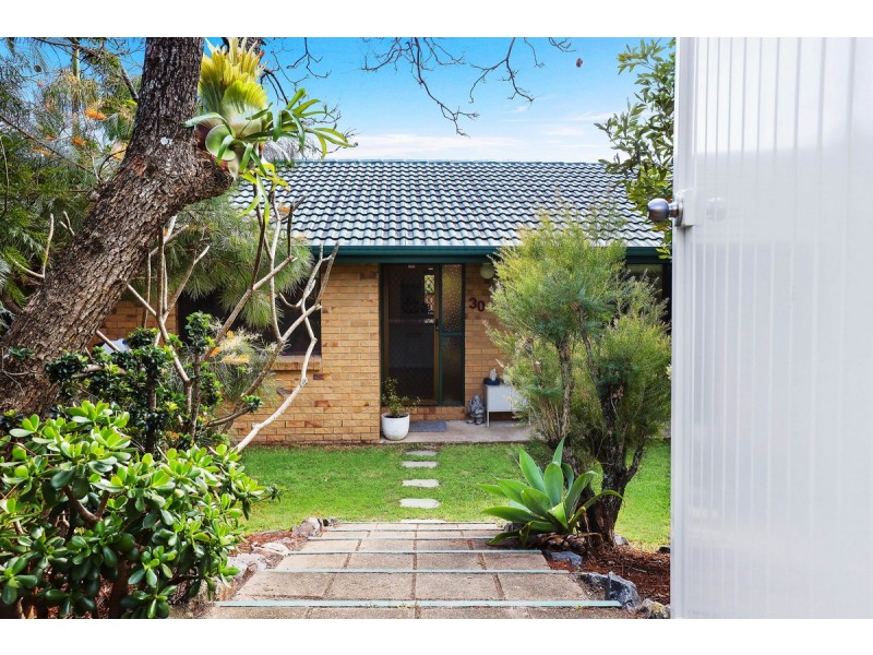 30 Richard Crescent, Highland Park QLD 4211