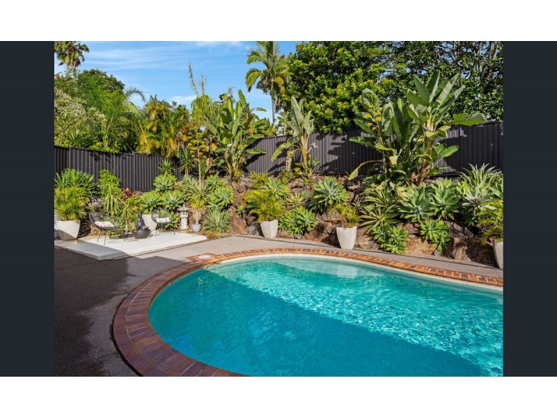 9 Richard Crescent, Highland Park QLD 4211