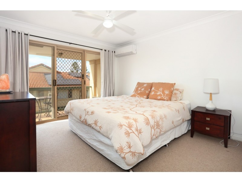 26/152 Palm Meadows Drive, Carrara QLD 4211