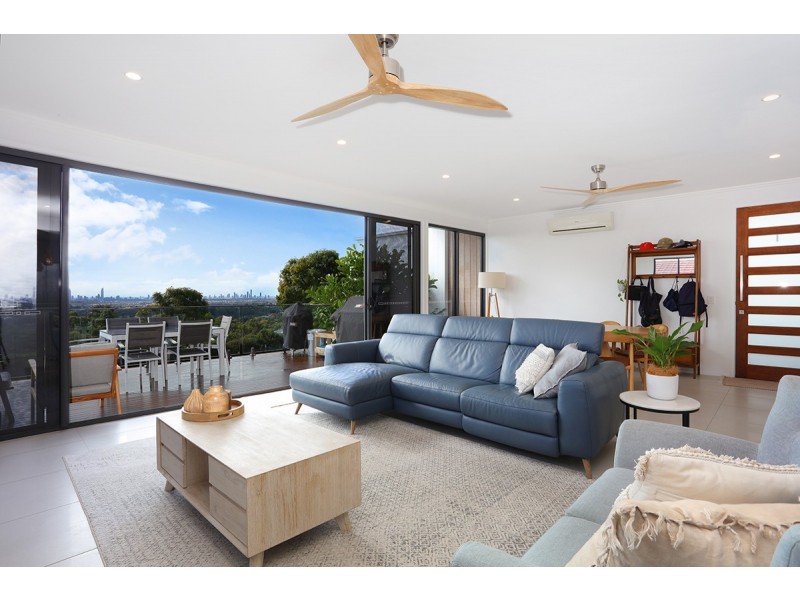 1/65 Armstrong Way, Highland Park QLD 4211