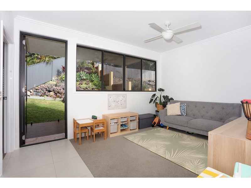 1/65 Armstrong Way, Highland Park QLD 4211