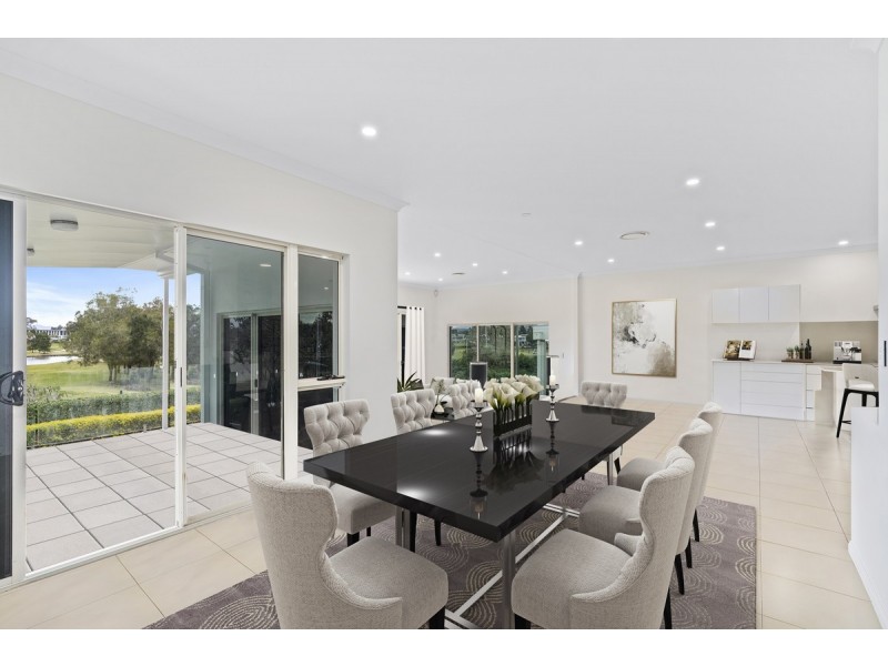 2005 The Boulevard, Benowa QLD 4217