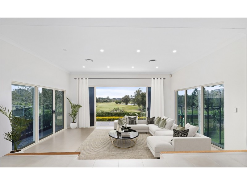 2005 The Boulevard, Benowa QLD 4217