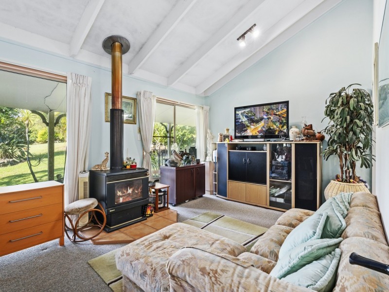 54 Winderadeen Drive, Highland Park QLD 4211