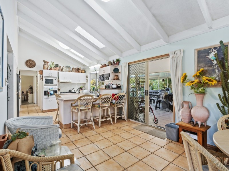 54 Winderadeen Drive, Highland Park QLD 4211