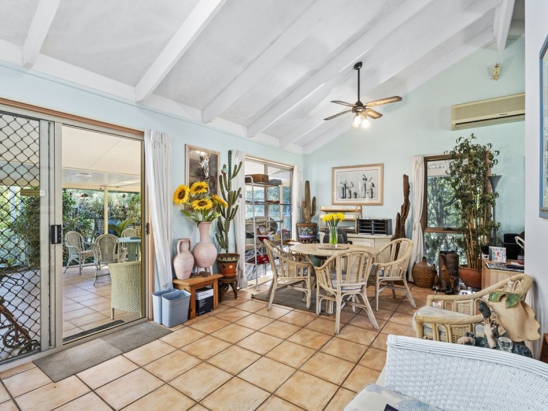 54 Winderadeen Drive, Highland Park QLD 4211