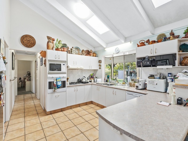 54 Winderadeen Drive, Highland Park QLD 4211