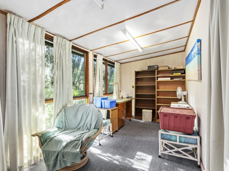 54 Winderadeen Drive, Highland Park QLD 4211