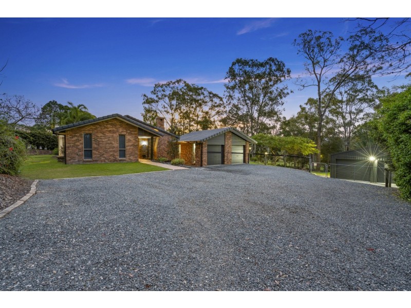 43 Winderadeen Drive, Highland Park QLD 4211