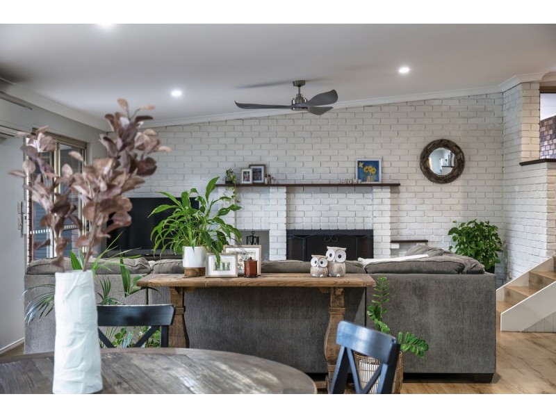43 Winderadeen Drive, Highland Park QLD 4211