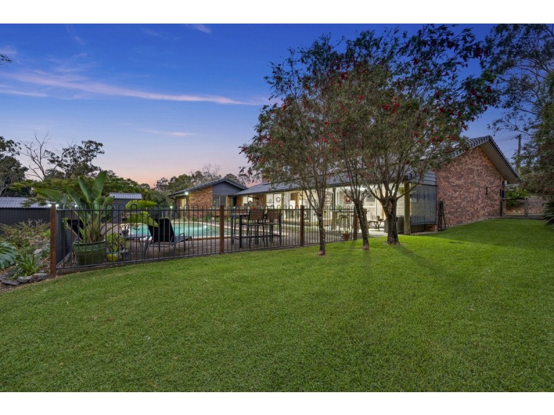43 Winderadeen Drive, Highland Park QLD 4211