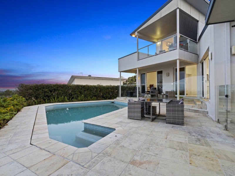 11 Chevron Rise, Highland Park QLD 4211
