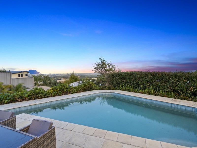 11 Chevron Rise, Highland Park QLD 4211