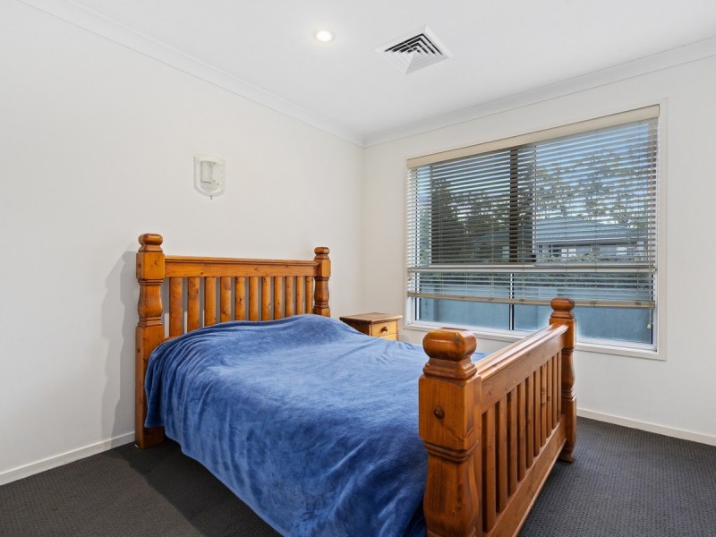 11 Chevron Rise, Highland Park QLD 4211