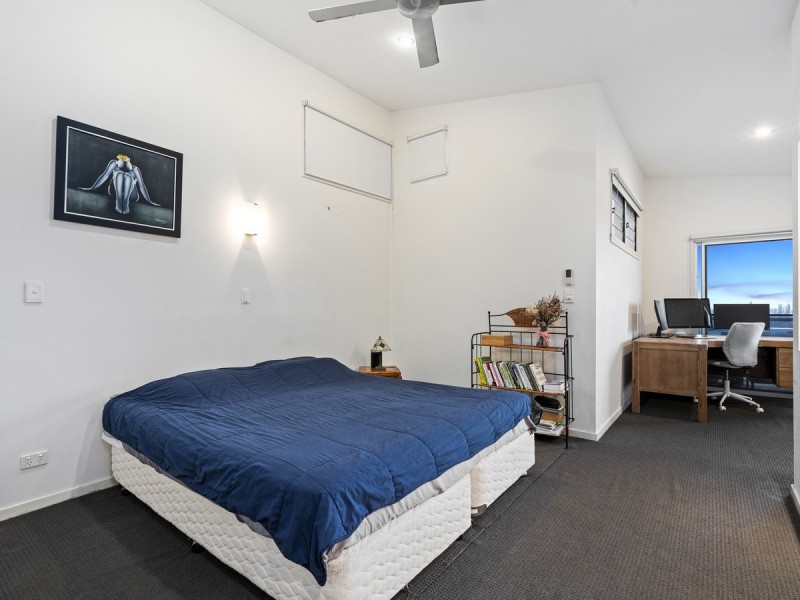 11 Chevron Rise, Highland Park QLD 4211