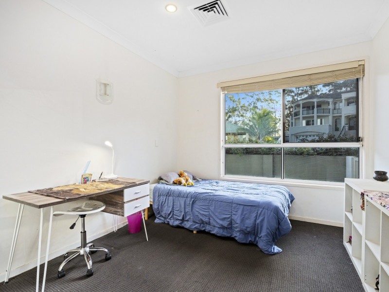 11 Chevron Rise, Highland Park QLD 4211