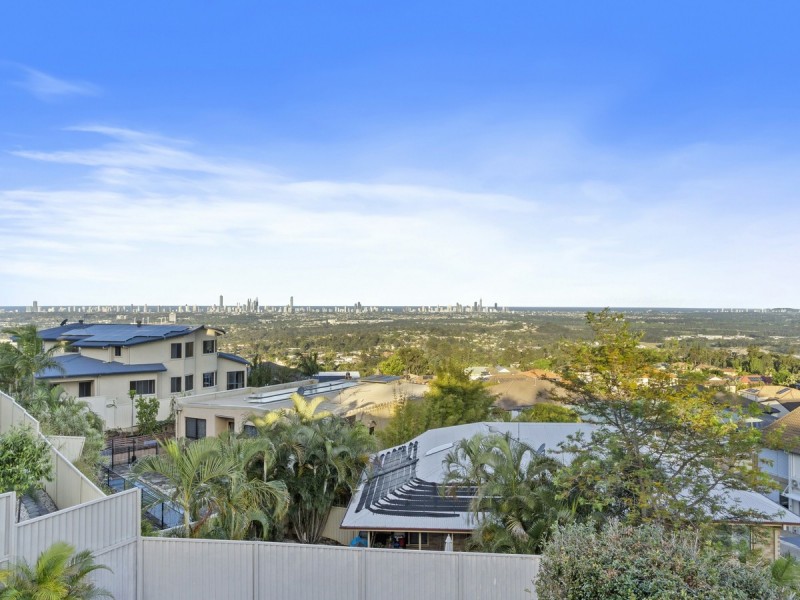11 Chevron Rise, Highland Park QLD 4211