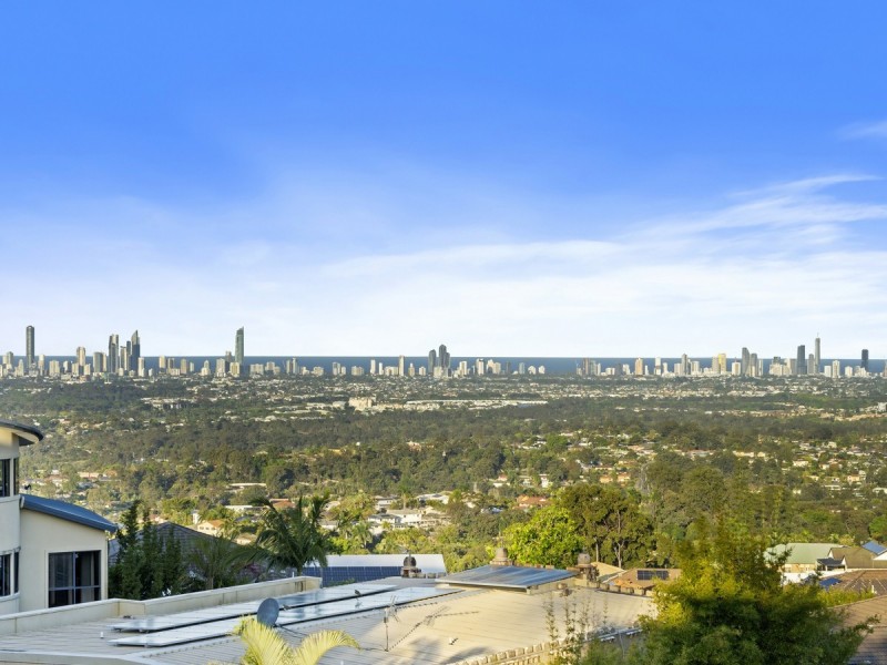 11 Chevron Rise, Highland Park QLD 4211
