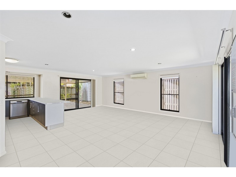 4 Fantail Court, Gilston QLD 4211