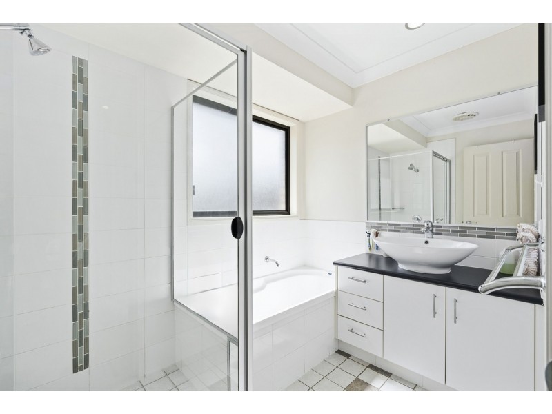 4 Fantail Court, Gilston QLD 4211