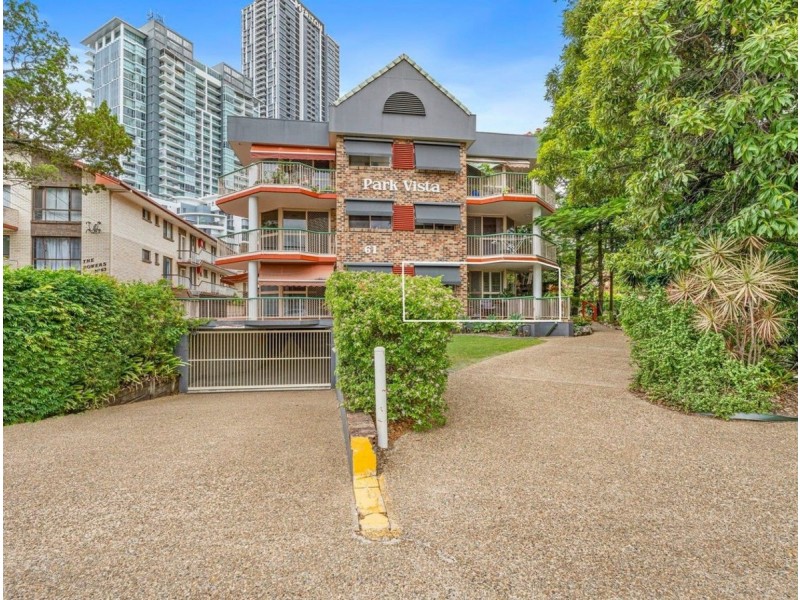 1/61 Bauer Street, Southport QLD 4215