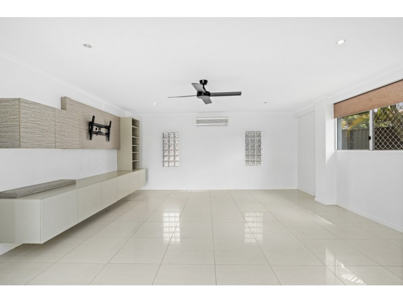 9 Jindabyne Court, Highland Park QLD 4211
