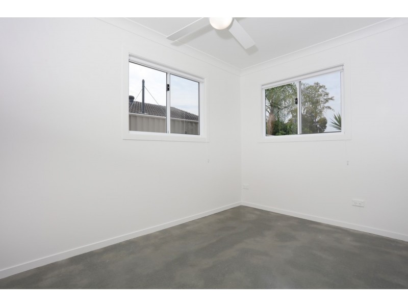 8b Jerrawa Street, Nerang QLD 4211