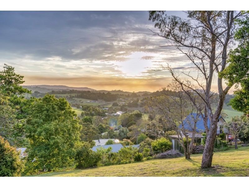 7 Poplar Court, Beechmont QLD 4211
