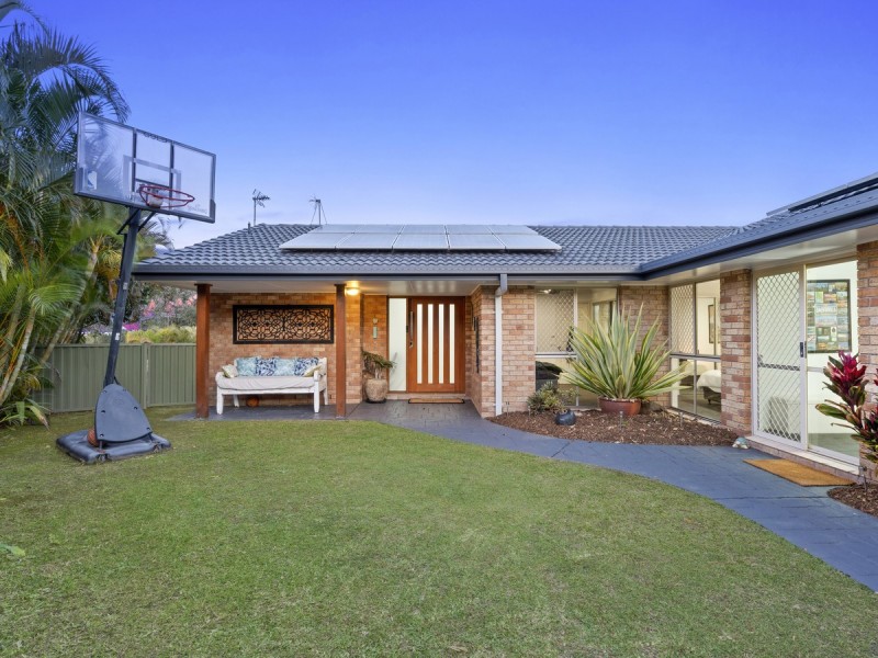 3 Nairn Court, Highland Park QLD 4211